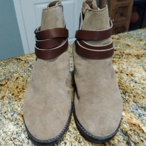 Steve Madden Quesstt Ankle Boots Brown Leather Buckle Strap Detail Women's Sz 9 - Picture 9 of 13